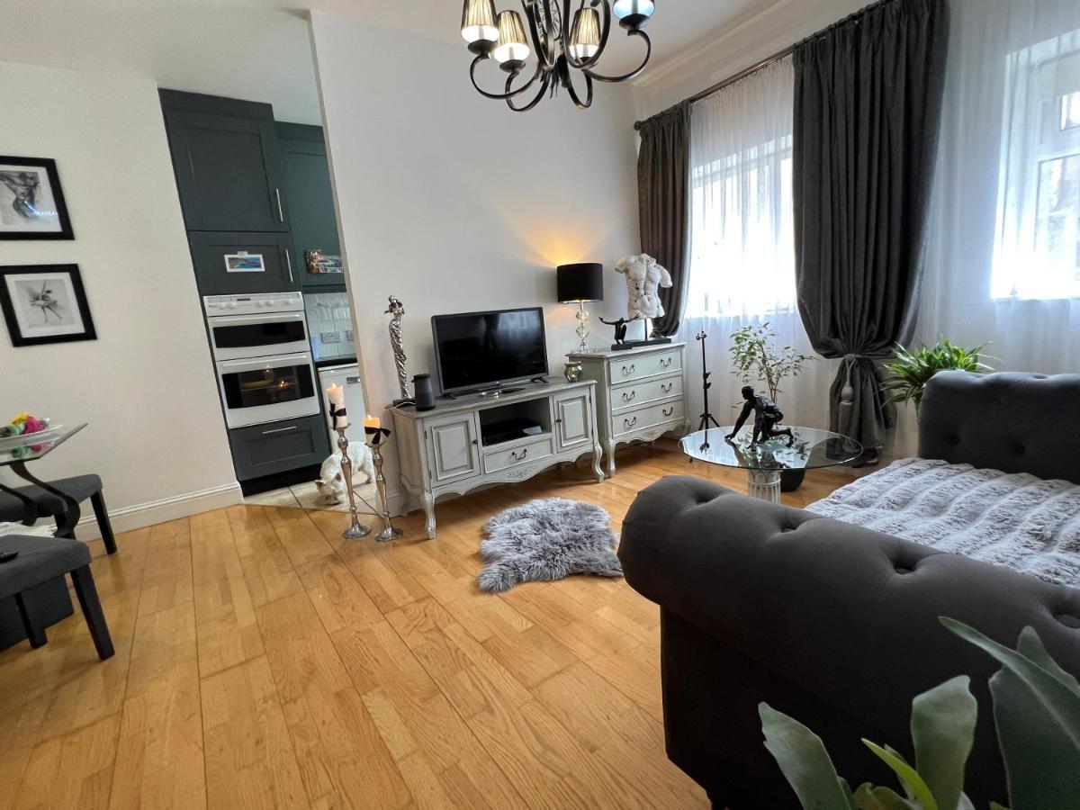 Lovely Apartment In Cork Esterno foto