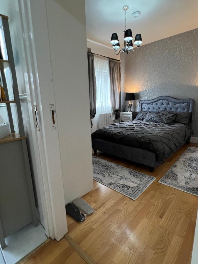 Lovely Apartment In Cork Esterno foto