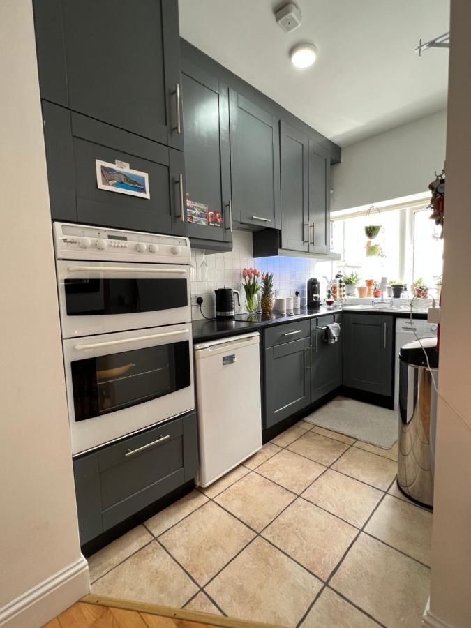 Lovely Apartment In Cork Esterno foto